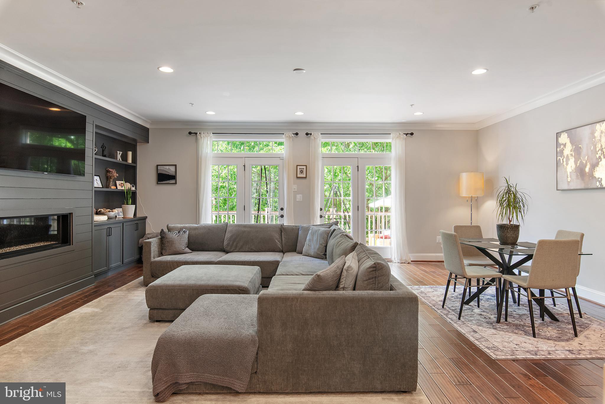 138 MERRIMACK WAY