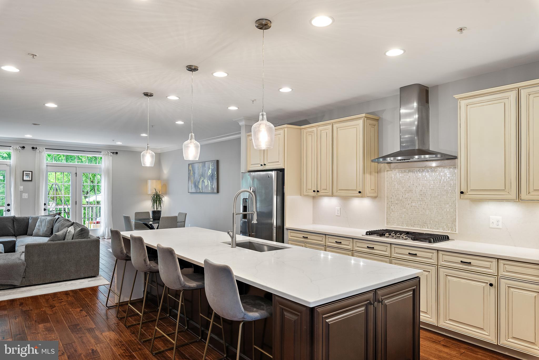 138 MERRIMACK WAY