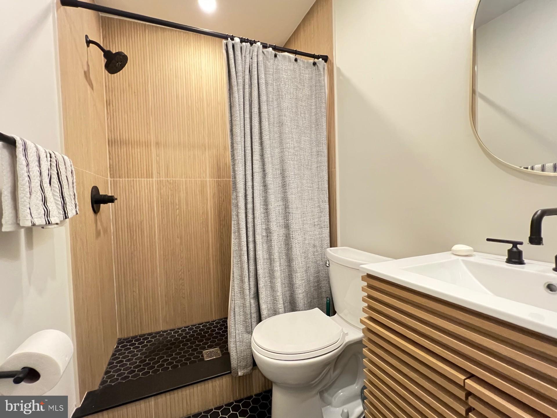 MANAYUNK - Residential Lease