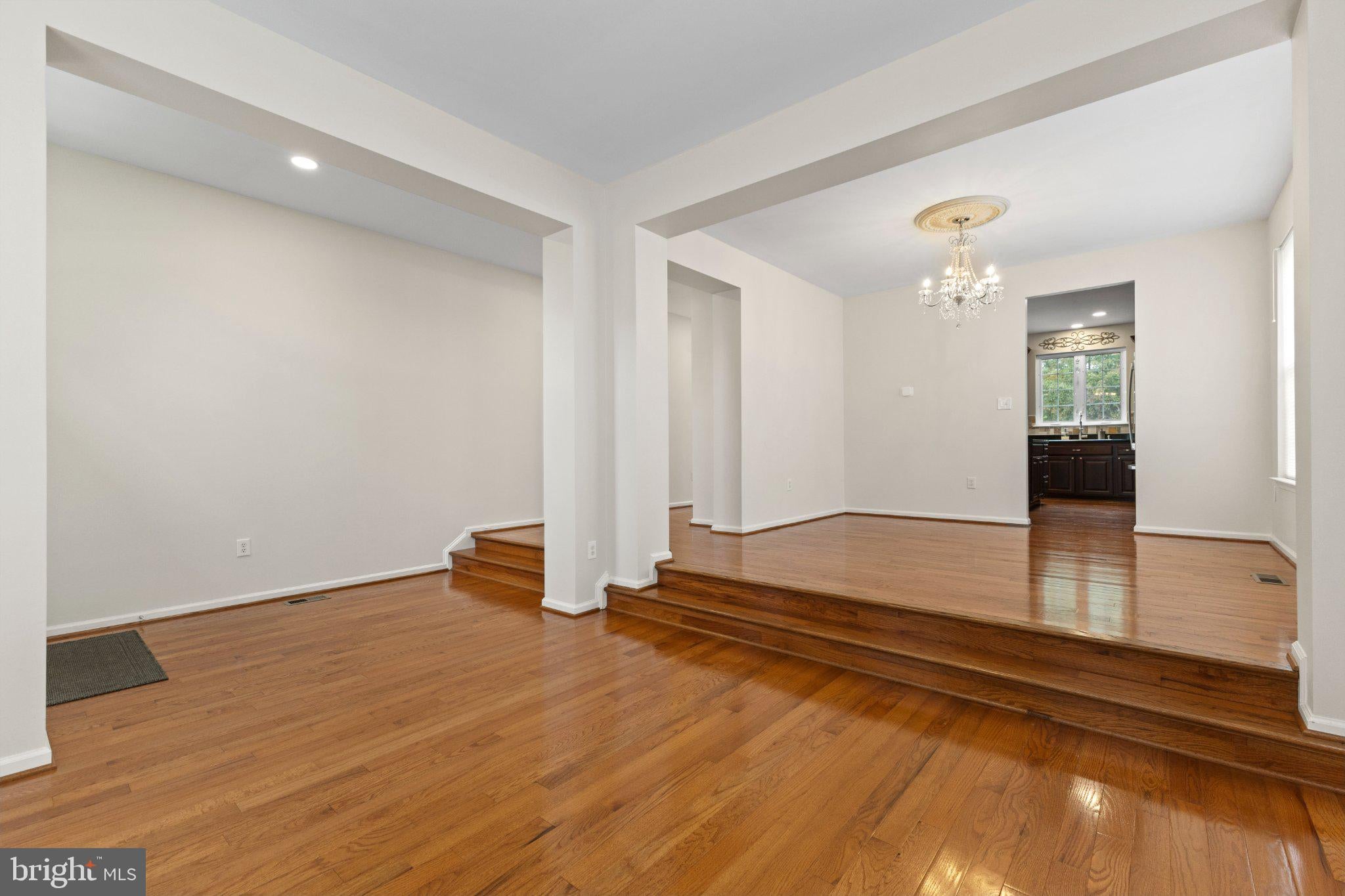 6 CHARTER GATE DRIVE