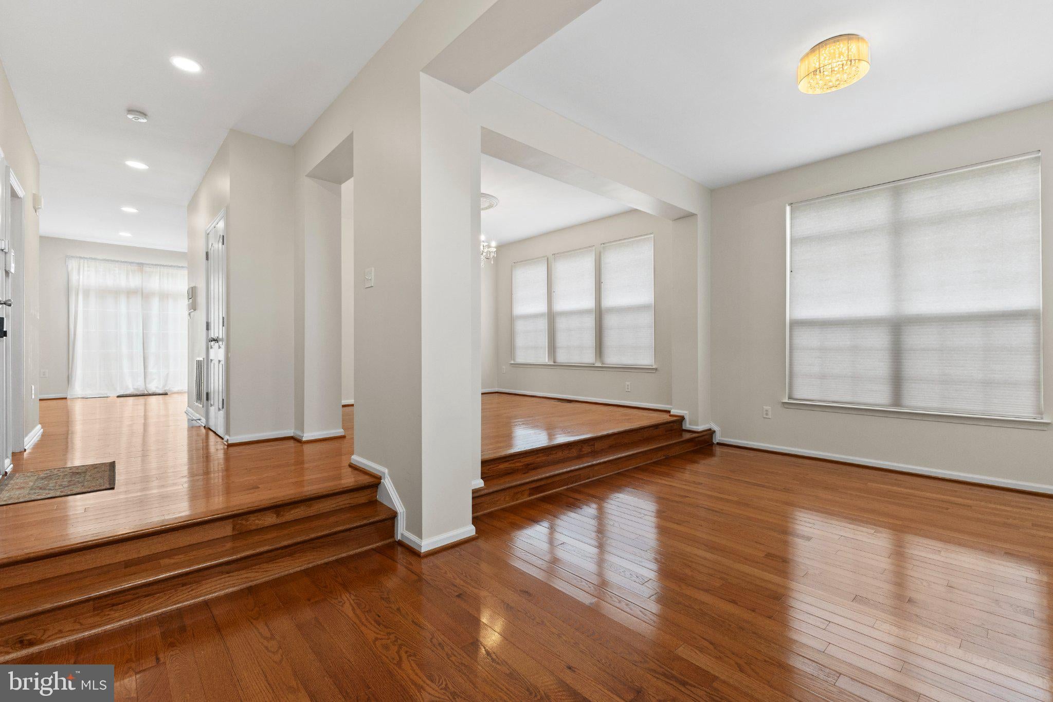 6 CHARTER GATE DRIVE