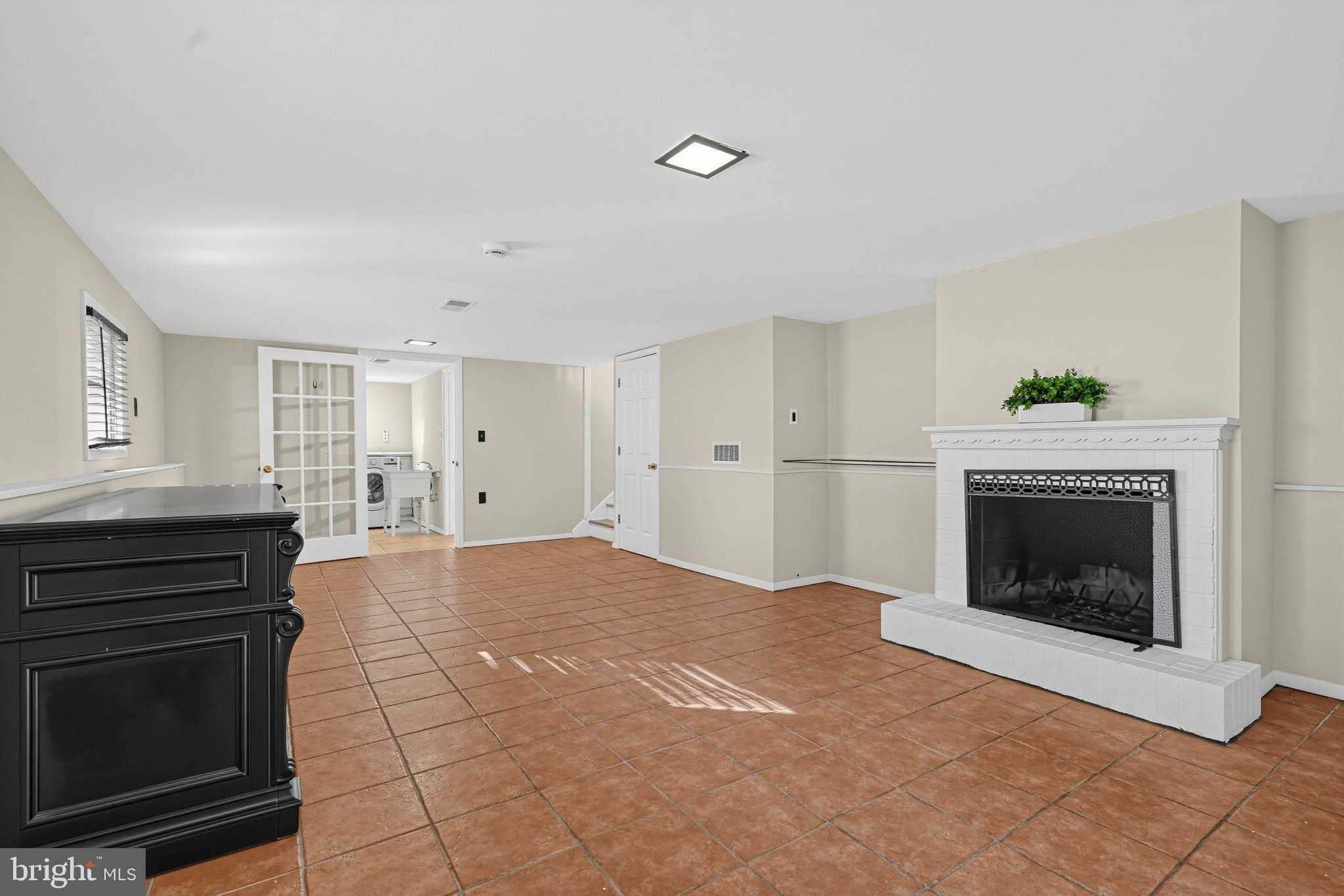 133 REVIEW AVENUE
