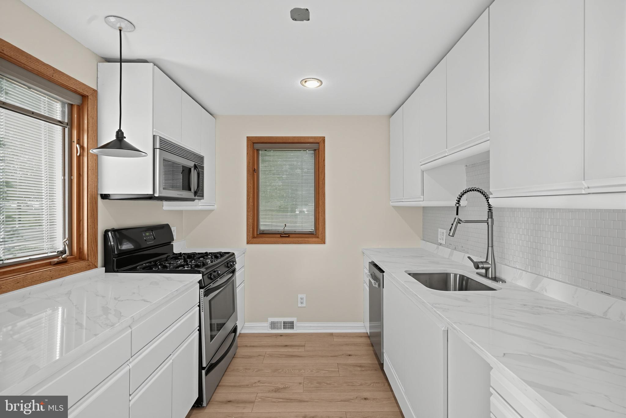 133 REVIEW AVENUE