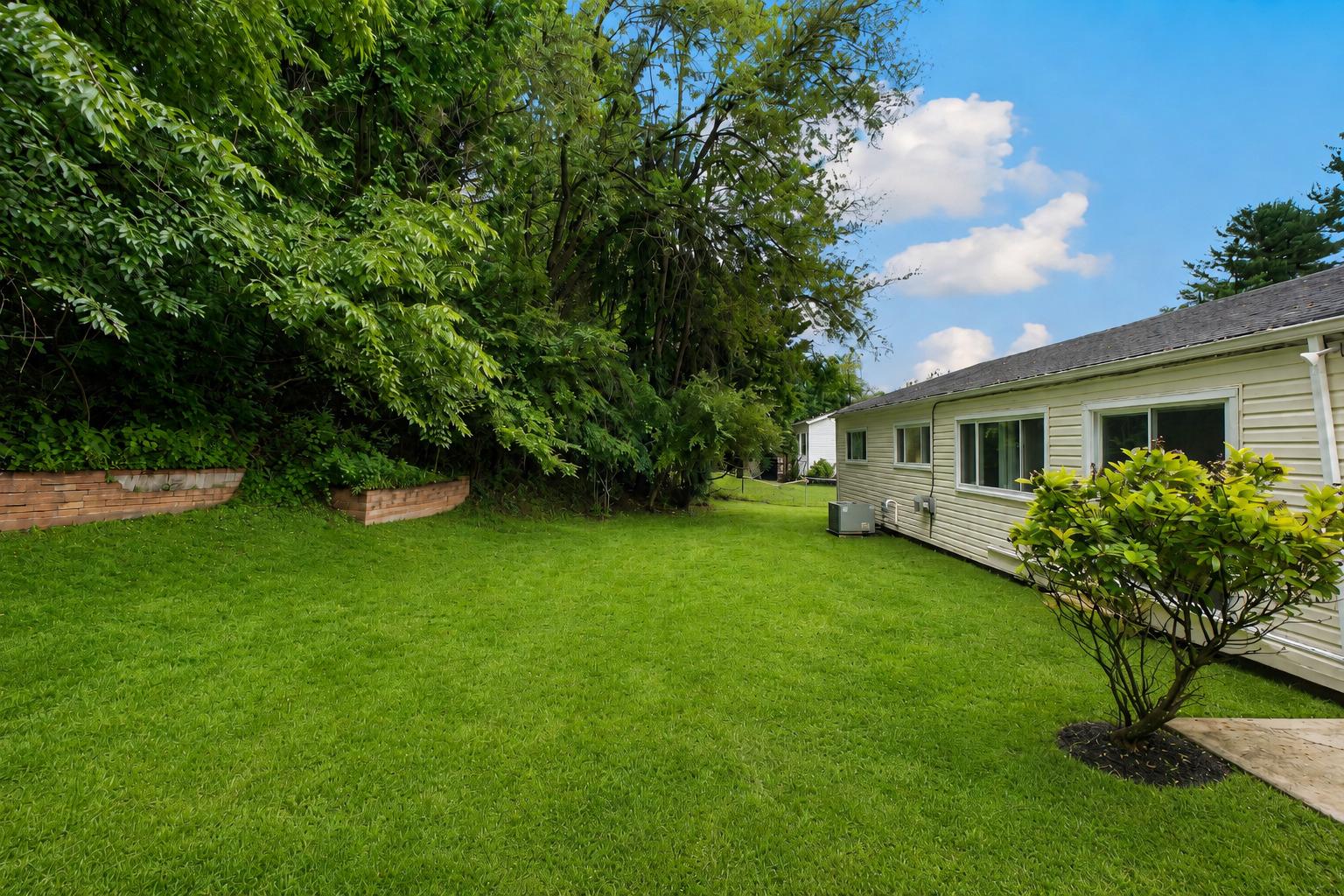 MANOR WOODS - Residential