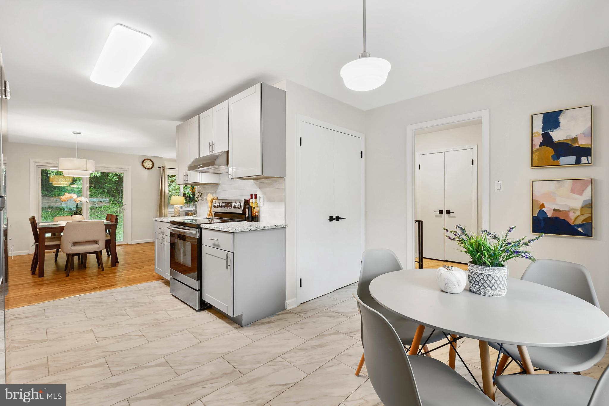MANOR WOODS - Residential