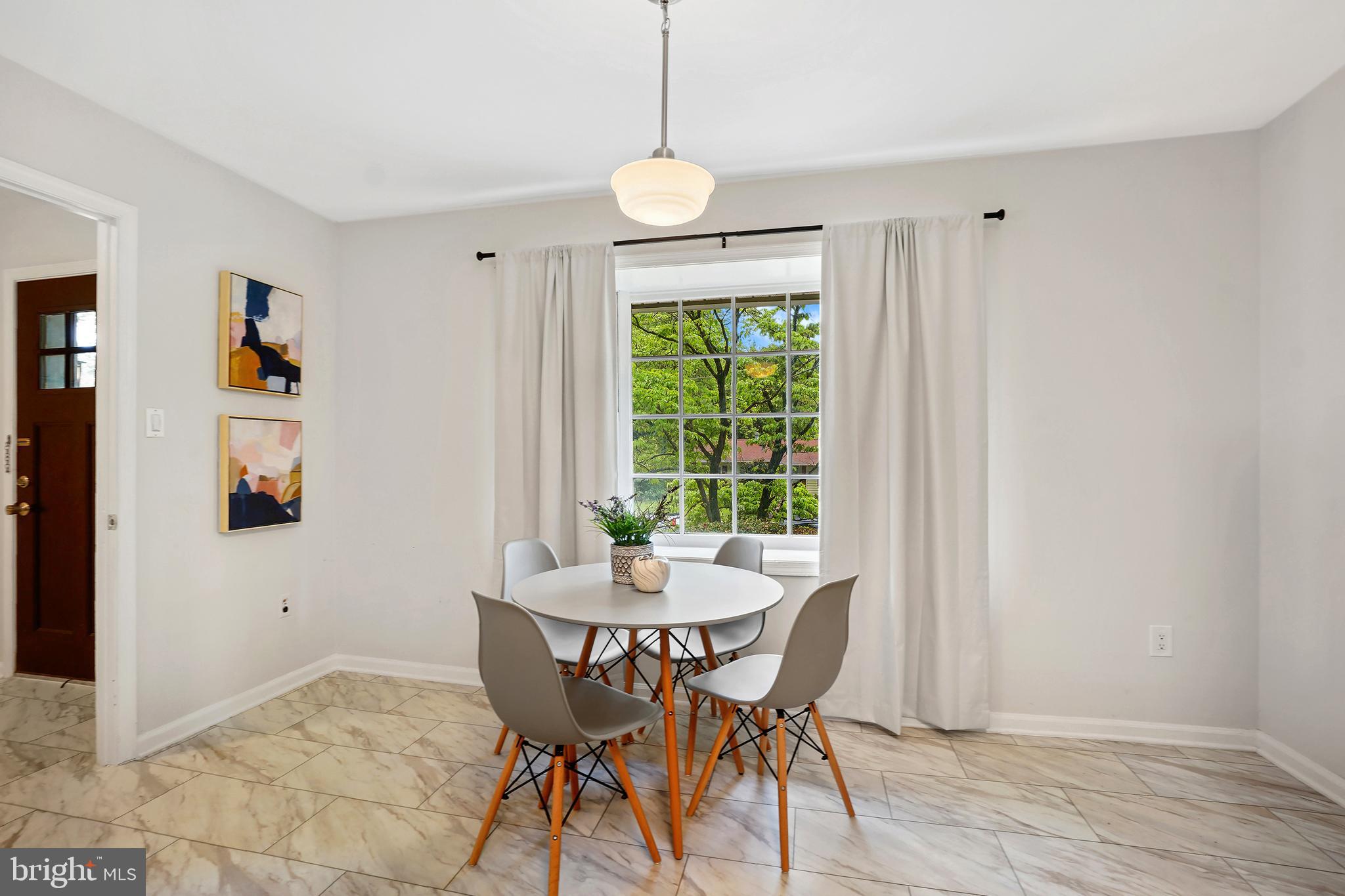 MANOR WOODS - Residential