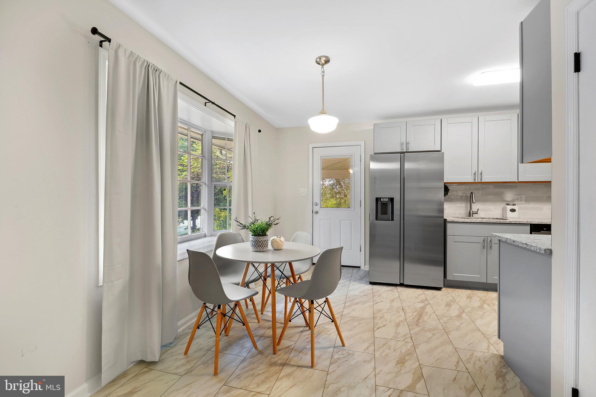 MANOR WOODS - Residential