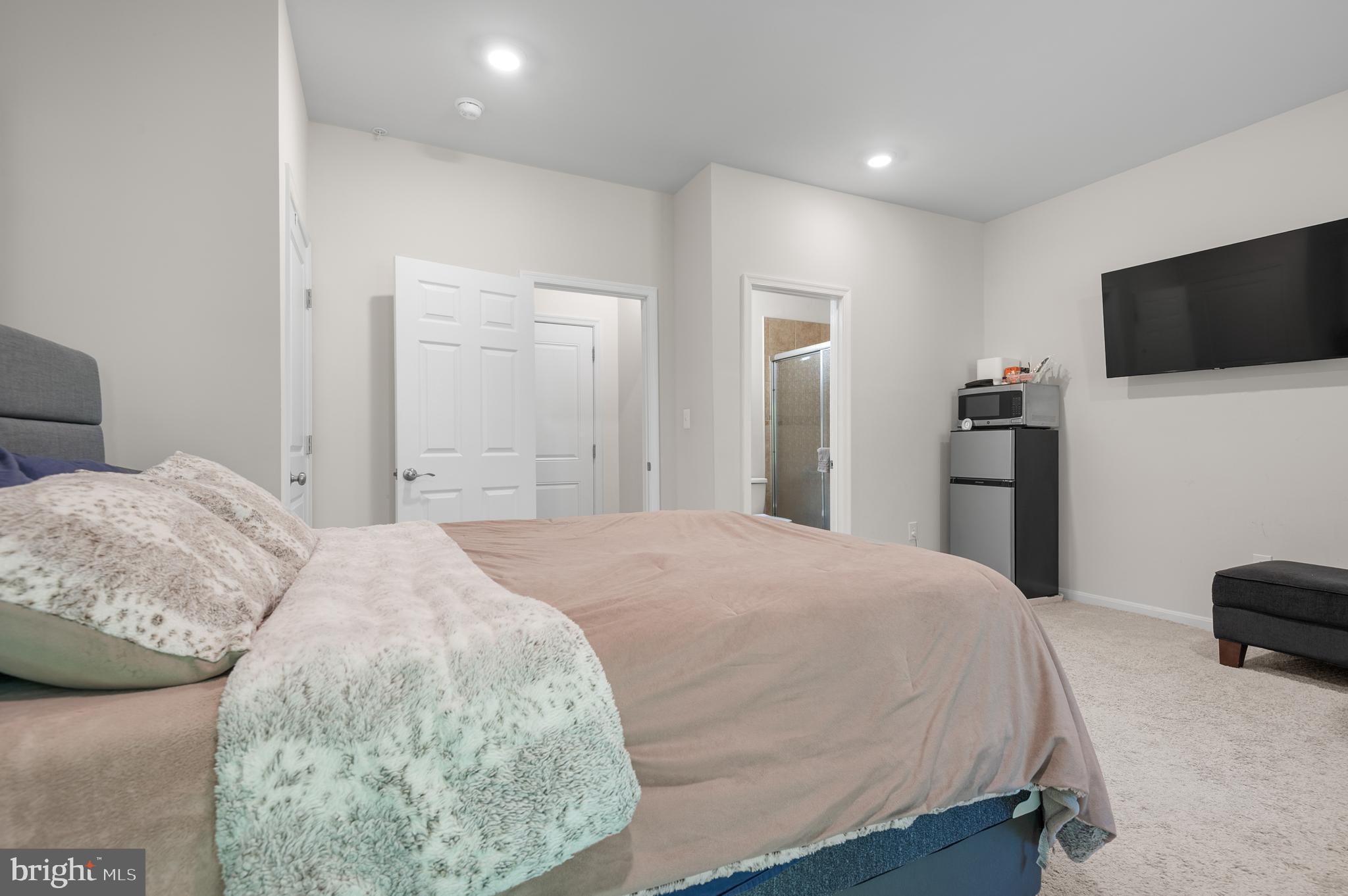 SEVERN MEADOWS - Residential