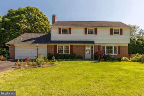 Photo of 773 Barrcrest Lane, Lancaster, PA 17603 (MLS # PALA2040798)