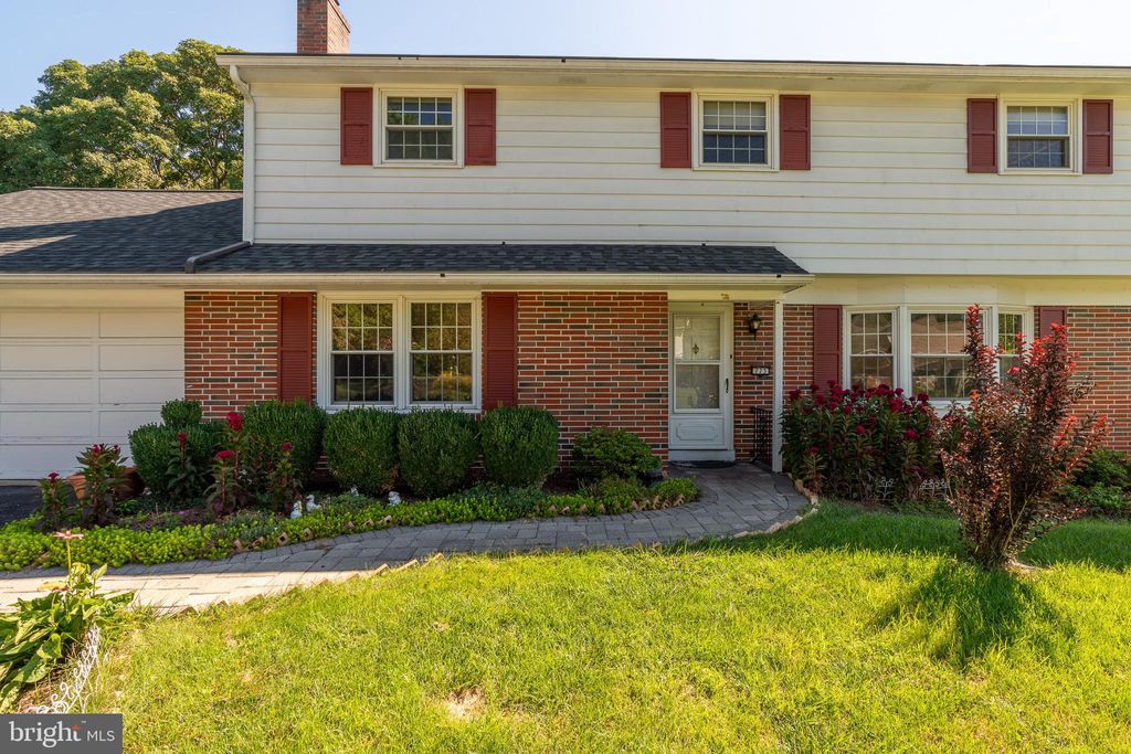 Photo of 773 Barrcrest Lane, Lancaster, PA 17603 (MLS # PALA2040798)