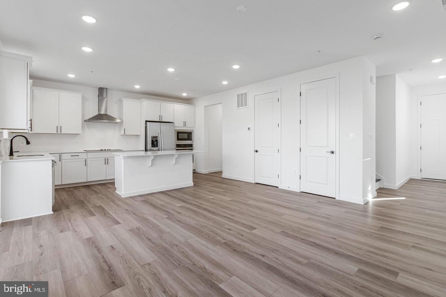 5722 HOWARD DRIVE