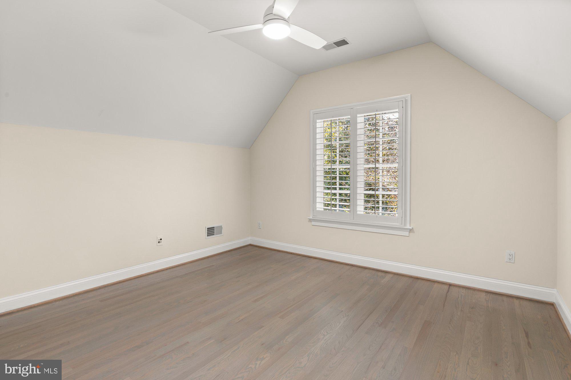 POTOMAC OUTSIDE - Residential