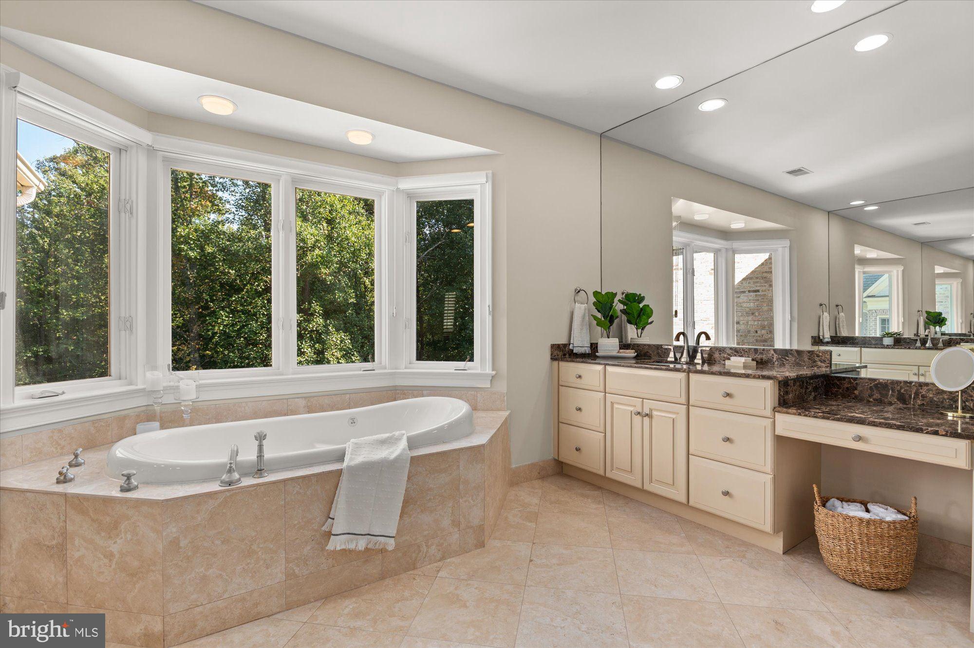 POTOMAC OUTSIDE - Residential