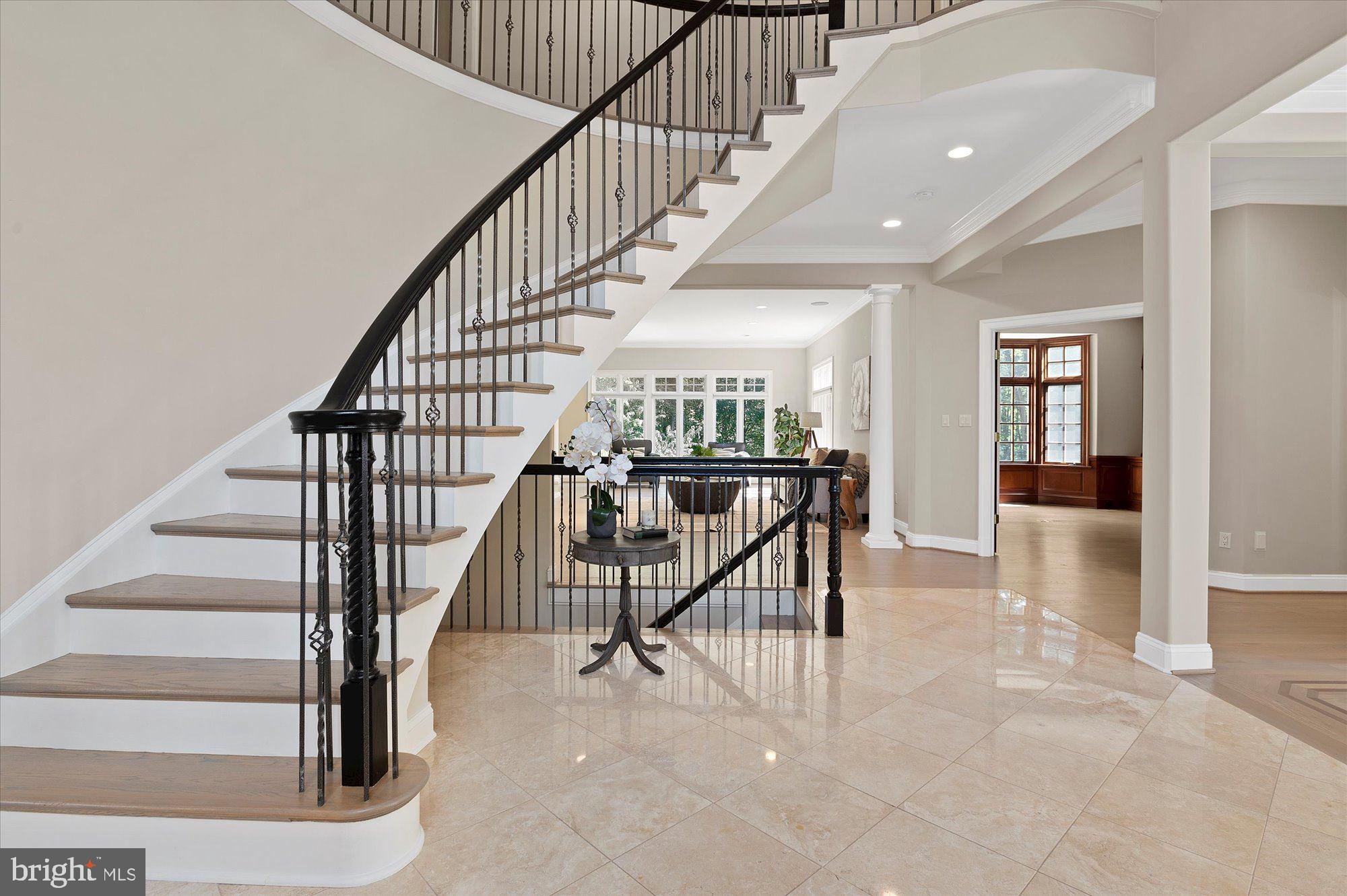 POTOMAC OUTSIDE - Residential