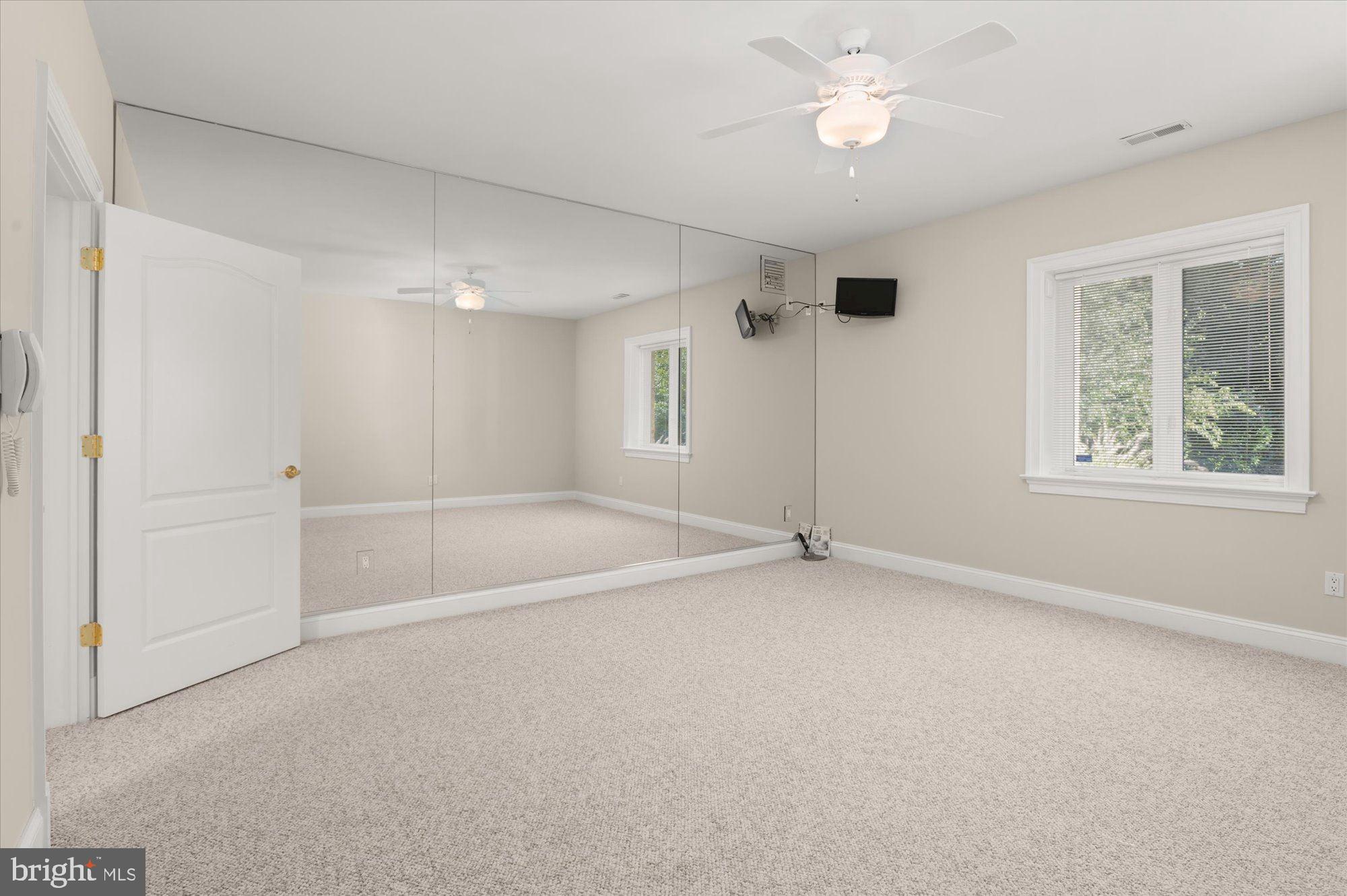 POTOMAC OUTSIDE - Residential