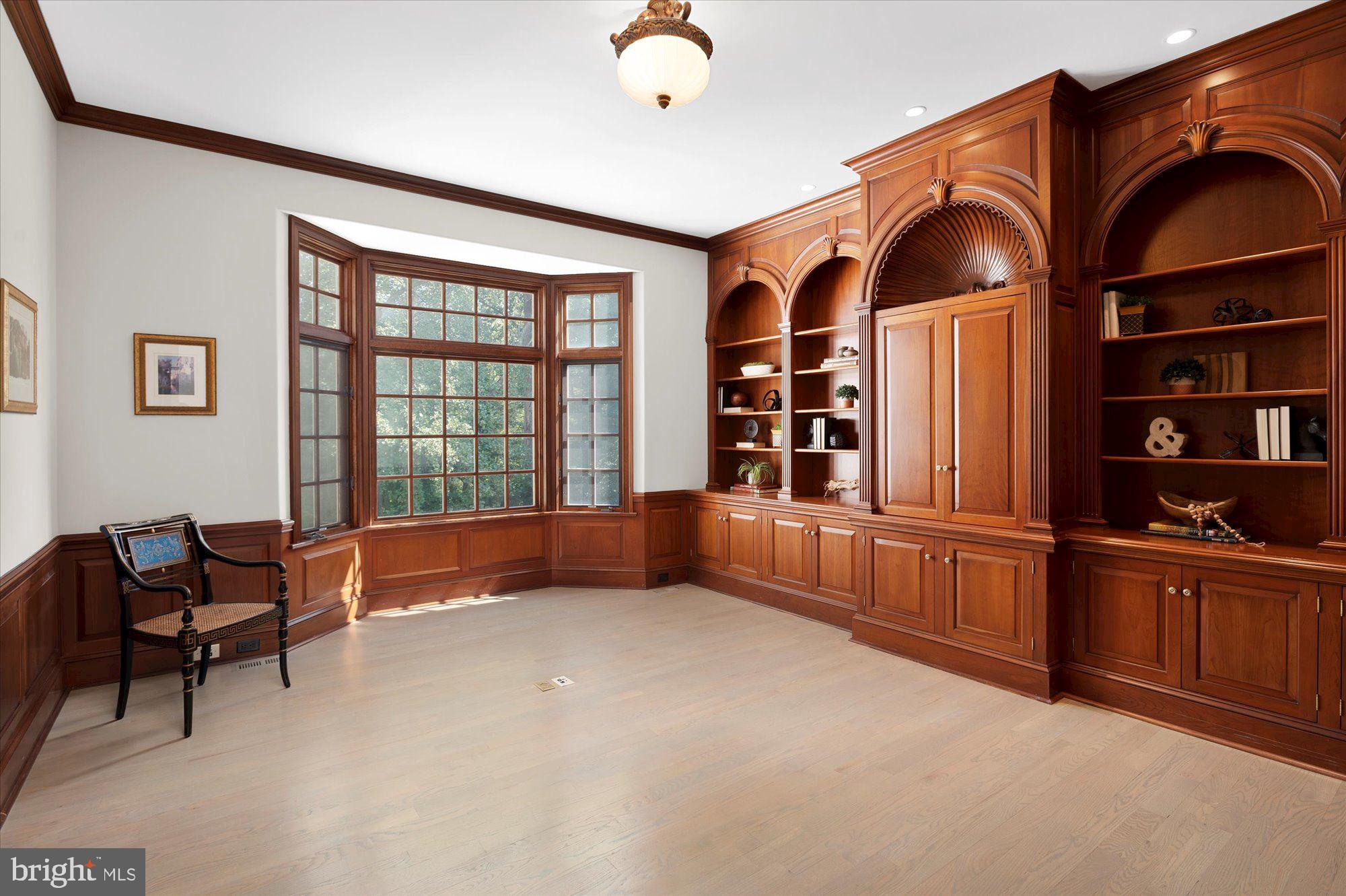 POTOMAC OUTSIDE - Residential