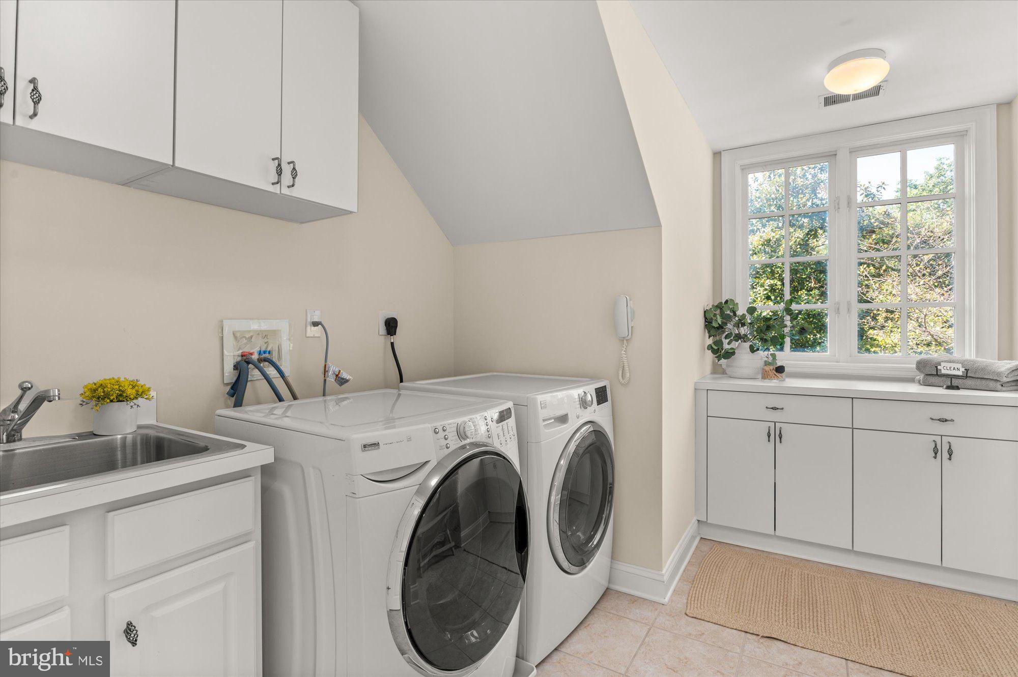 POTOMAC OUTSIDE - Residential