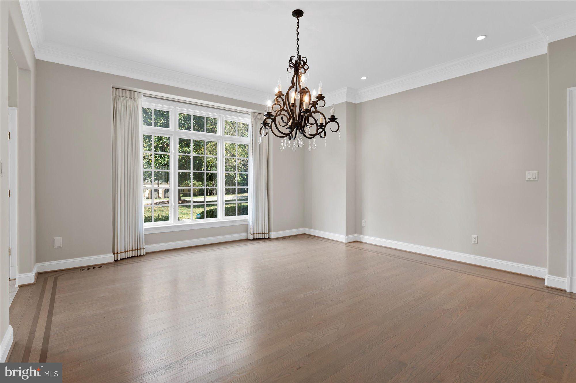 POTOMAC OUTSIDE - Residential