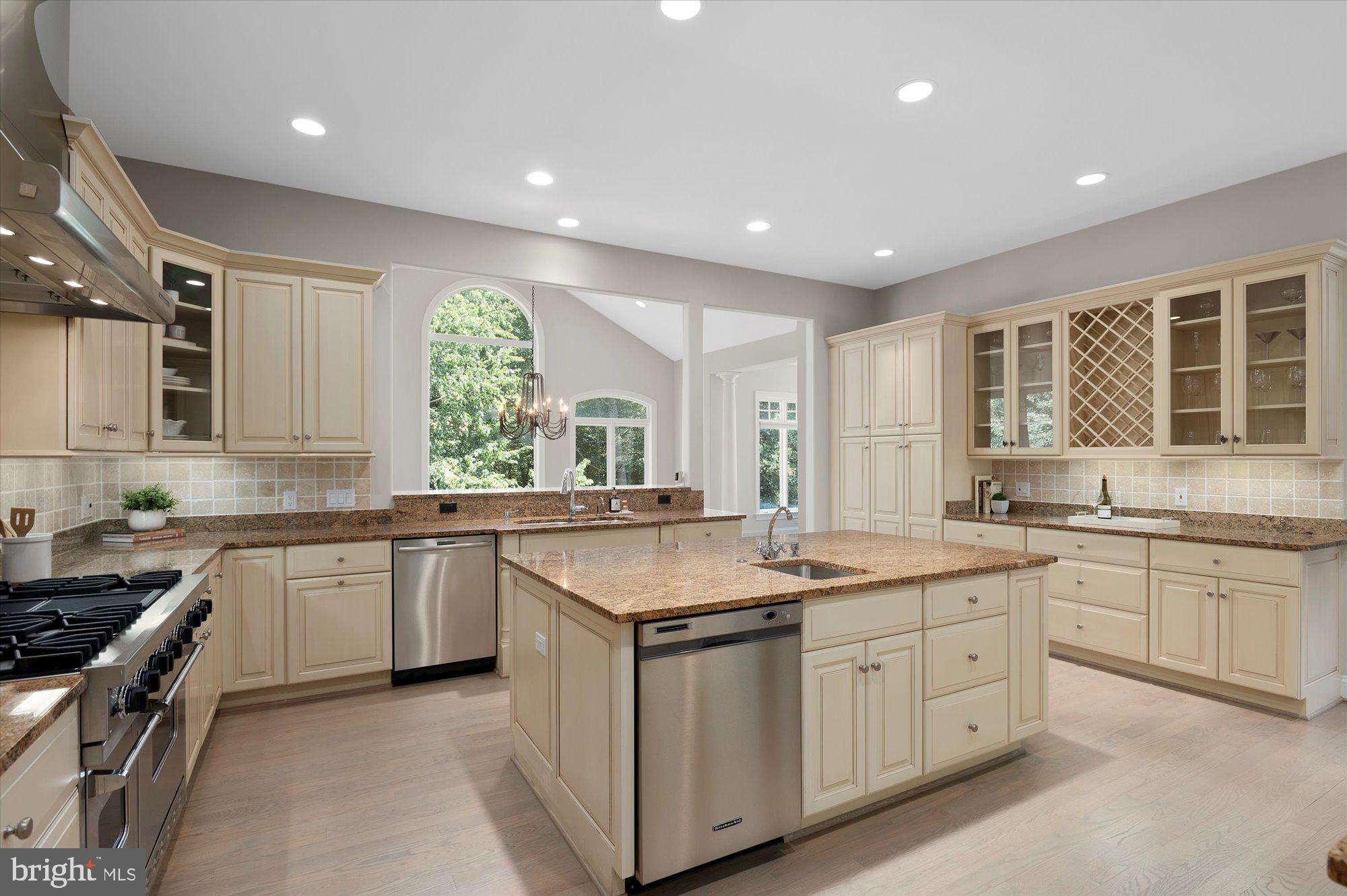 POTOMAC OUTSIDE - Residential