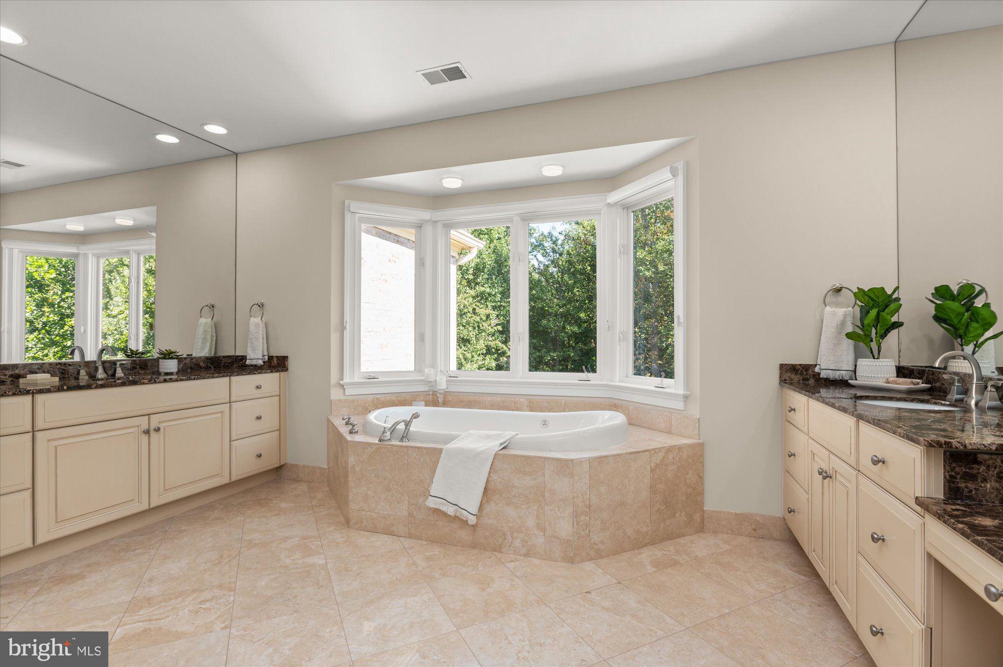 POTOMAC OUTSIDE - Residential