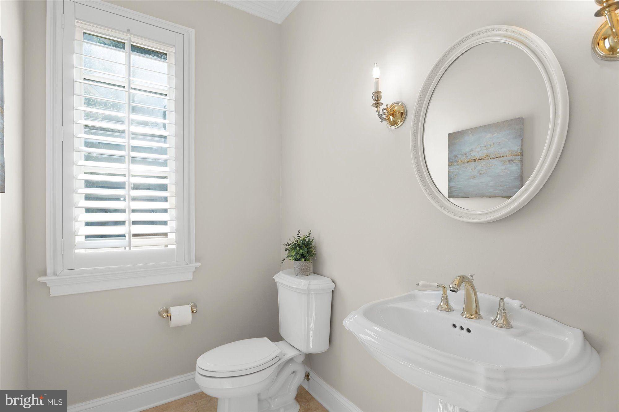 POTOMAC OUTSIDE - Residential