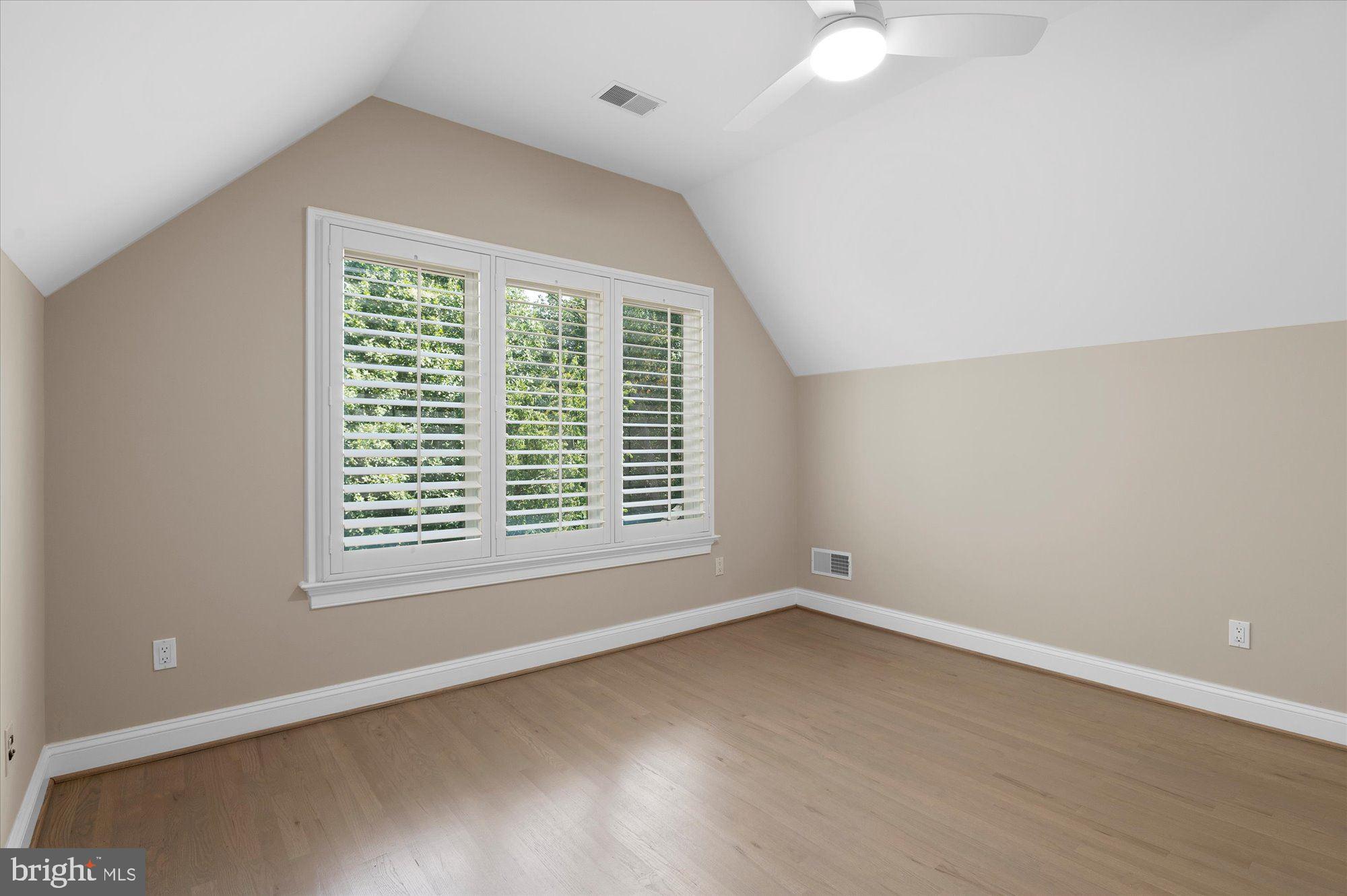 POTOMAC OUTSIDE - Residential