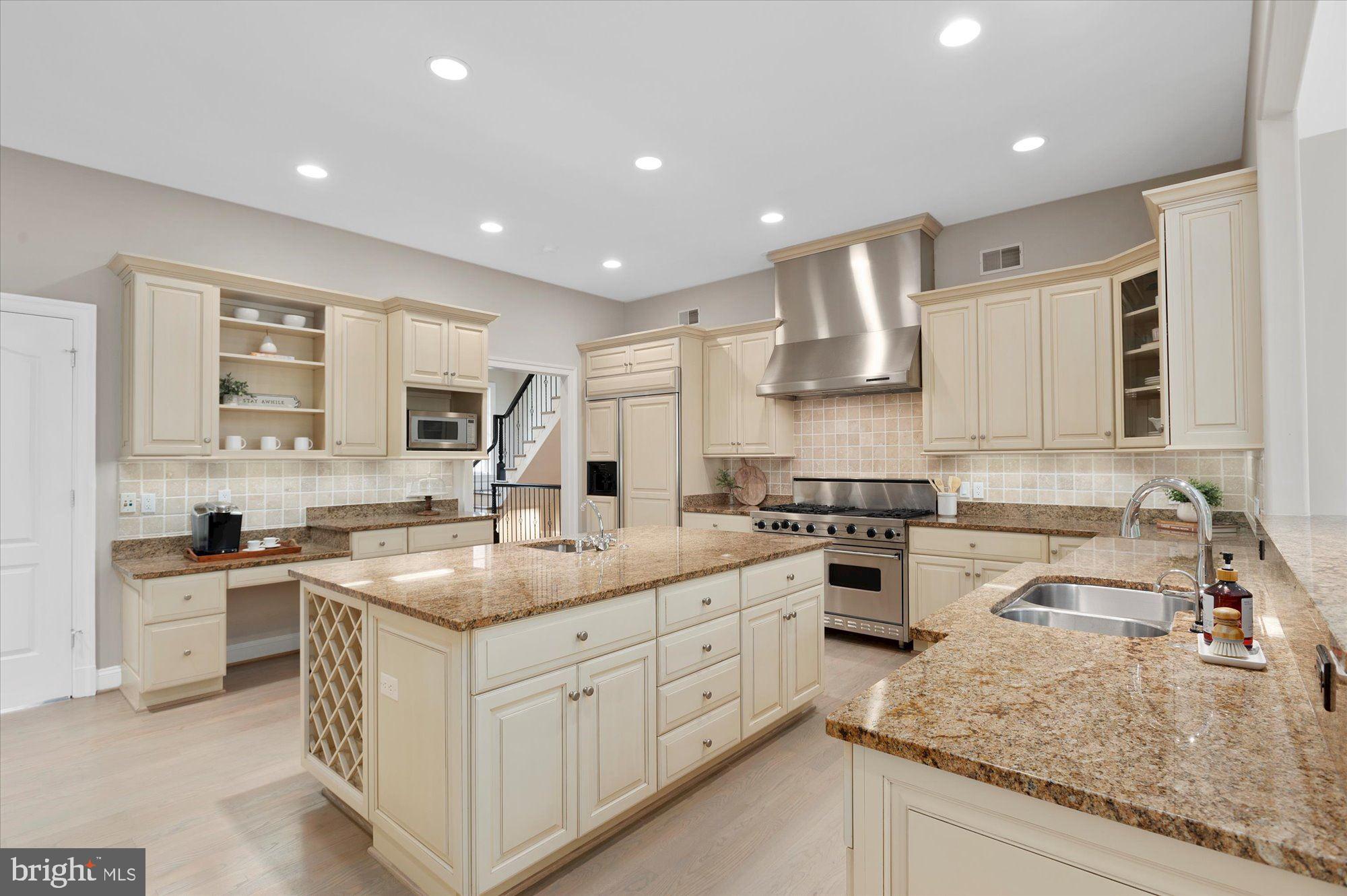 POTOMAC OUTSIDE - Residential