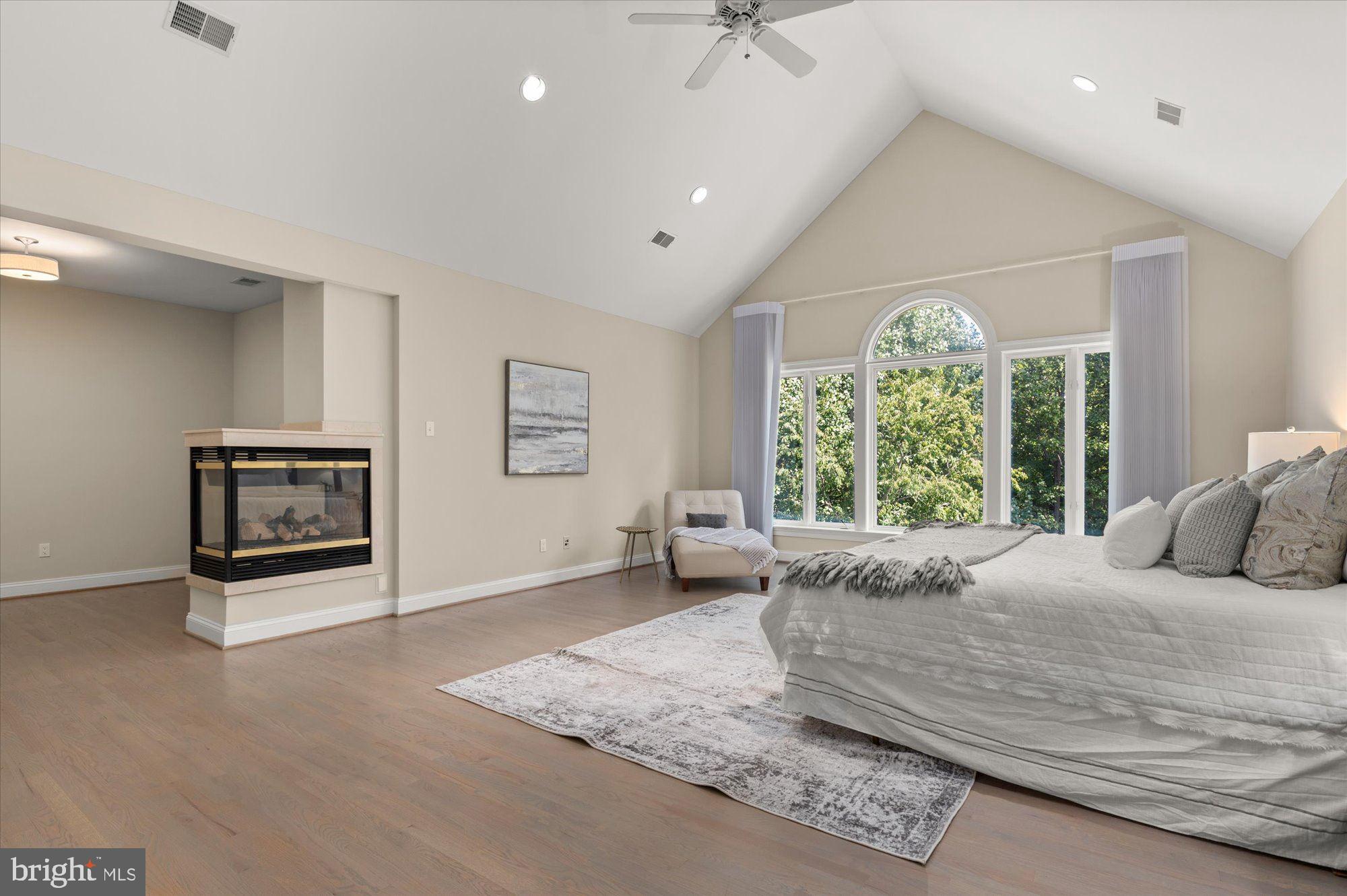 POTOMAC OUTSIDE - Residential