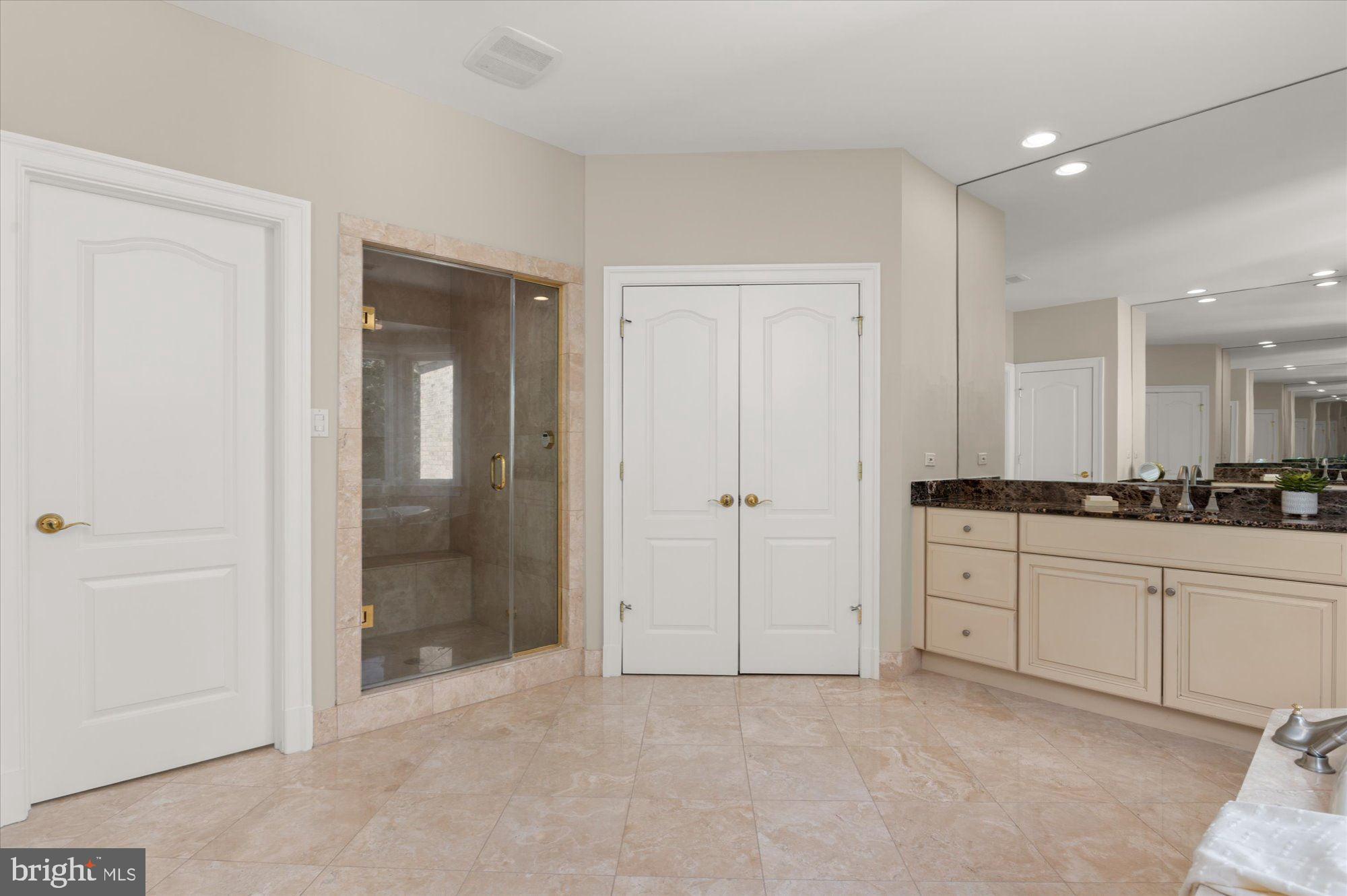 POTOMAC OUTSIDE - Residential