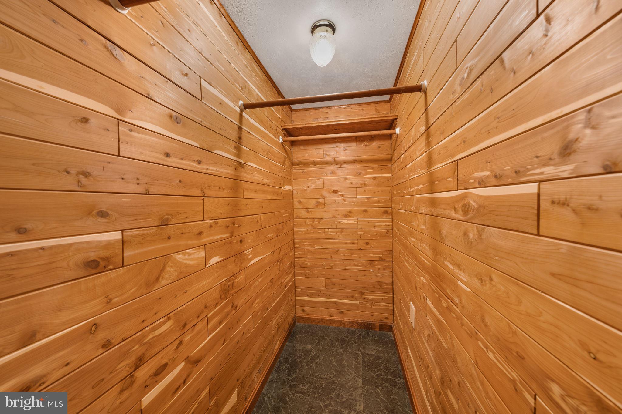 CHESTNUT FARM - Residential