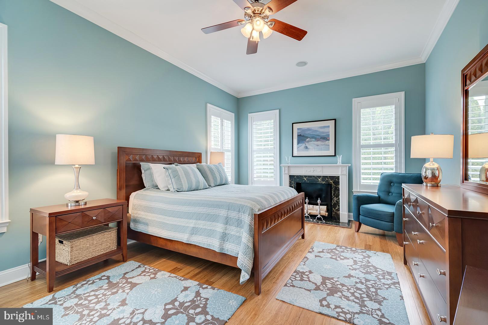 322 CAPTAINS CIRCLE