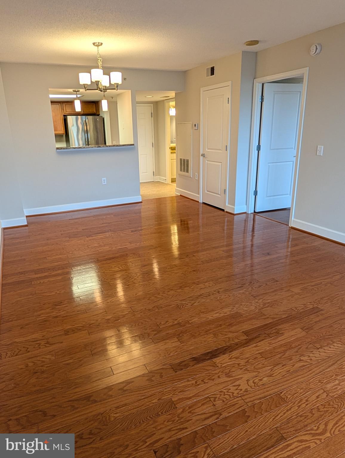 CARLTON HOUSE - Residential Lease