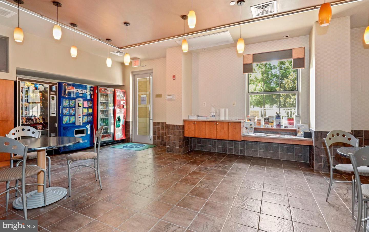 CARLTON HOUSE - Residential Lease