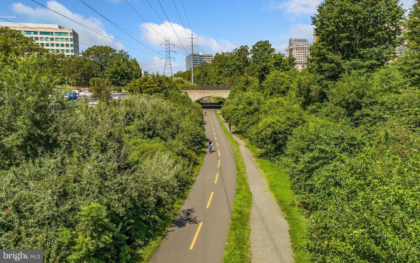 CARLTON HOUSE - Residential Lease