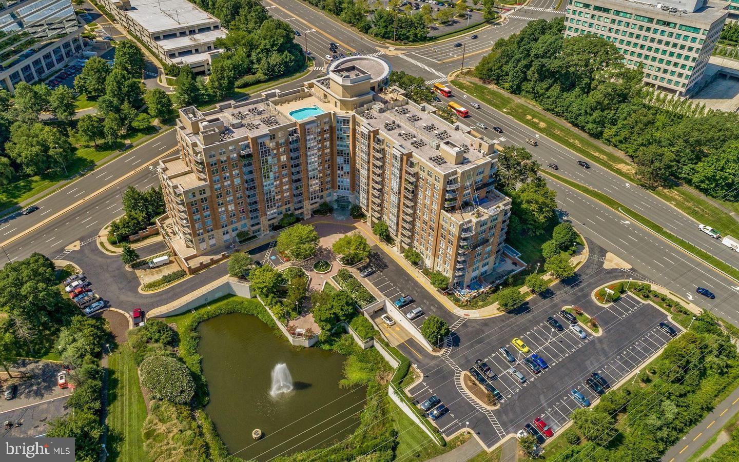 CARLTON HOUSE - Residential Lease