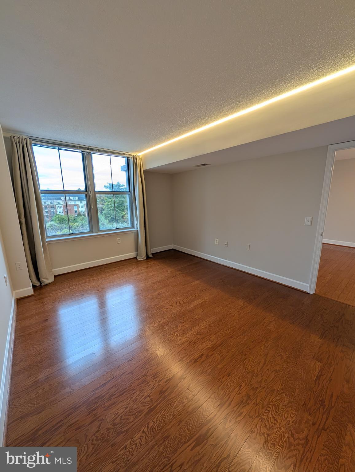 CARLTON HOUSE - Residential Lease