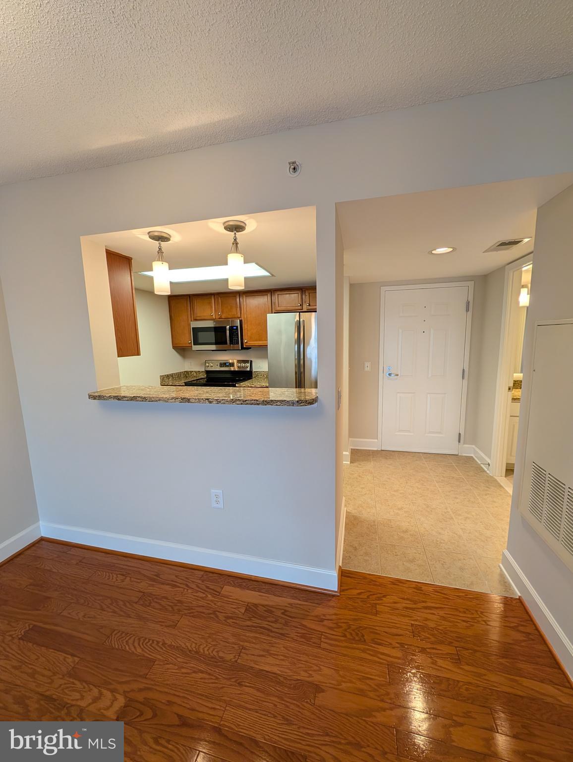 CARLTON HOUSE - Residential Lease