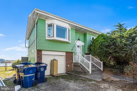 Photo of 148 E Raritan Drive, TUCKERTON, NJ 08087 (MLS # NJOC2036664)