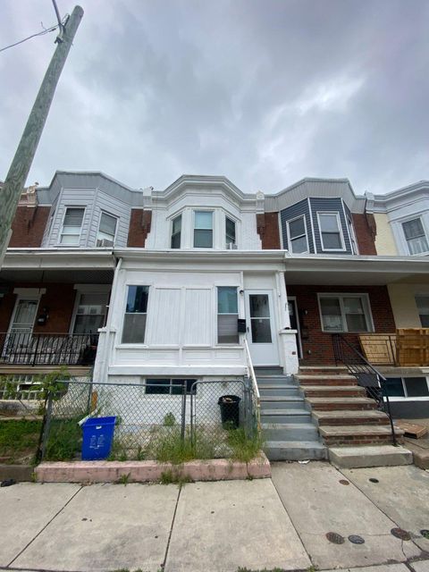 Townhouse For Sale - 2111 S Shields St<br/> PHILADELPHIA, PA 19142