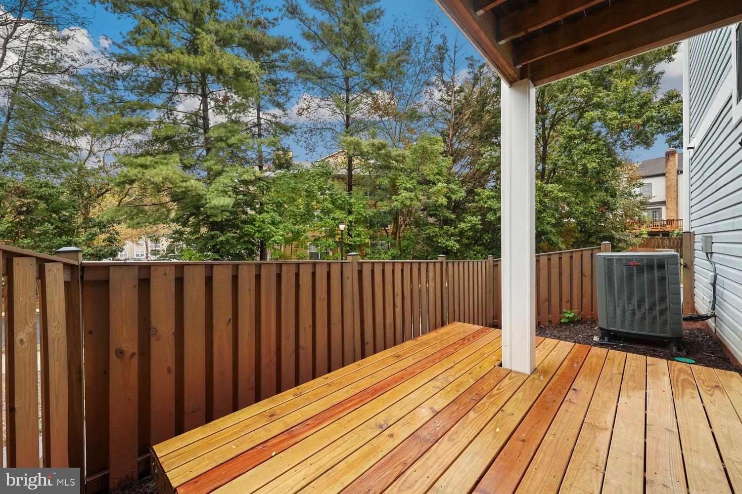 LIFESTYLE AT SULLY STATION - Residential