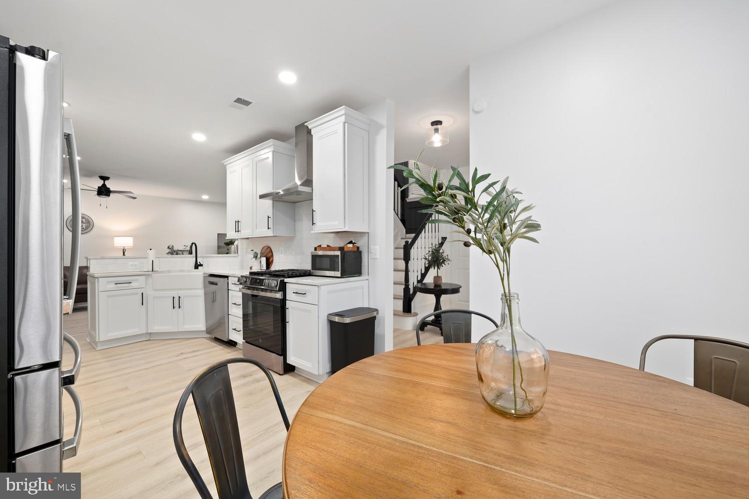 LIFESTYLE AT SULLY STATION - Residential