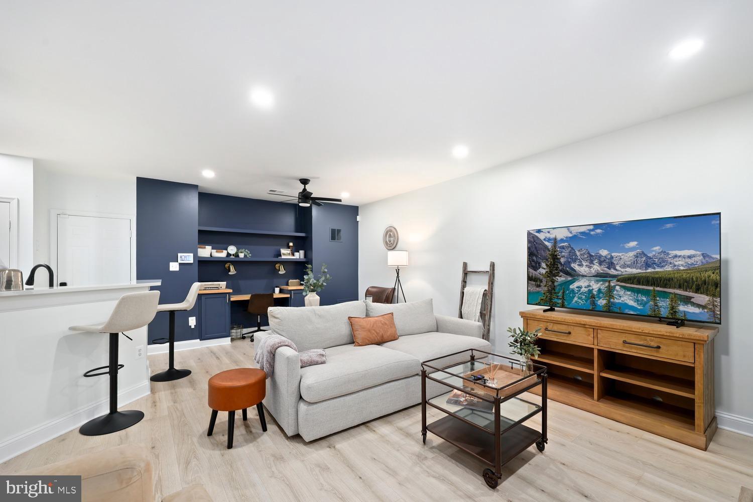 LIFESTYLE AT SULLY STATION - Residential