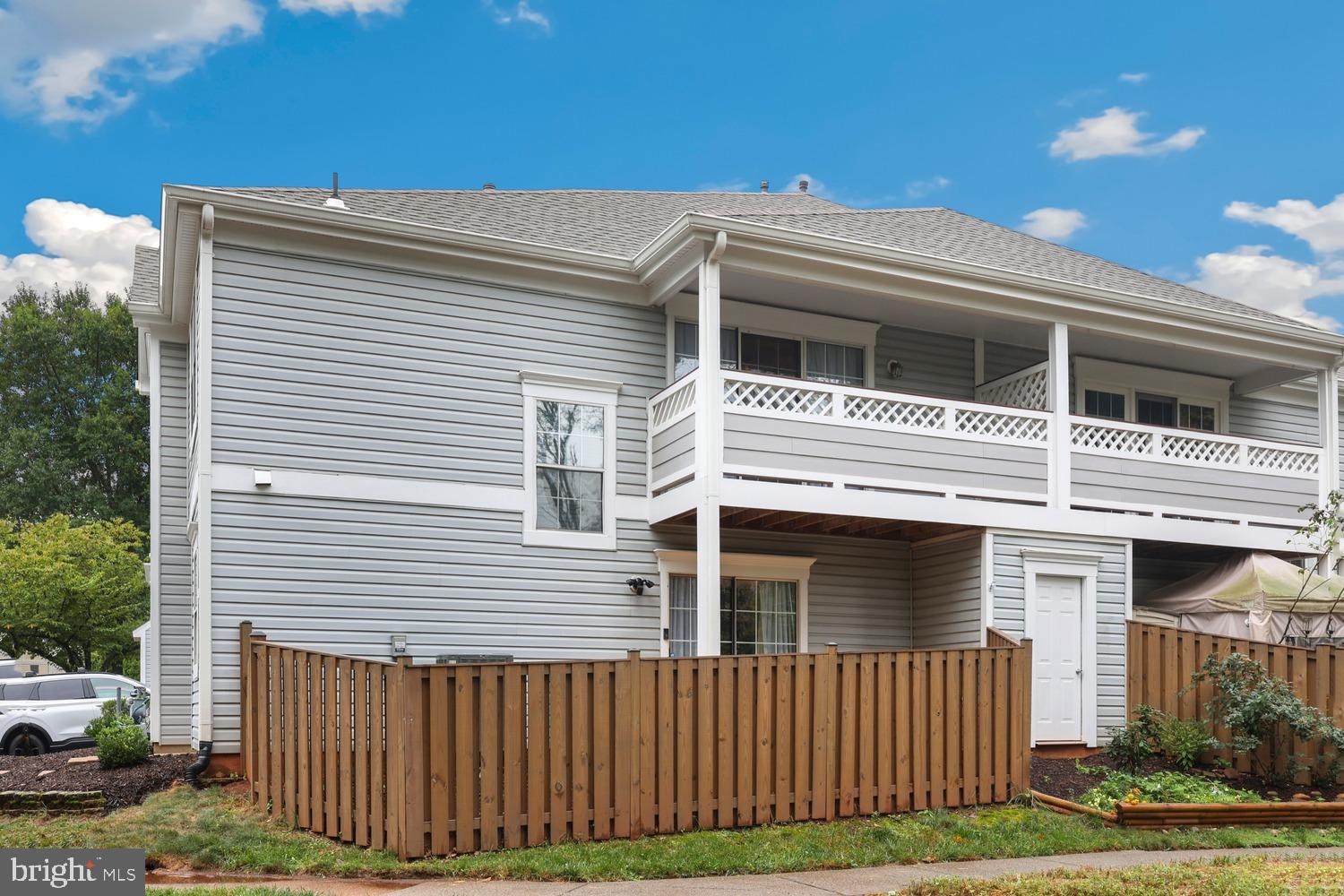 LIFESTYLE AT SULLY STATION - Residential