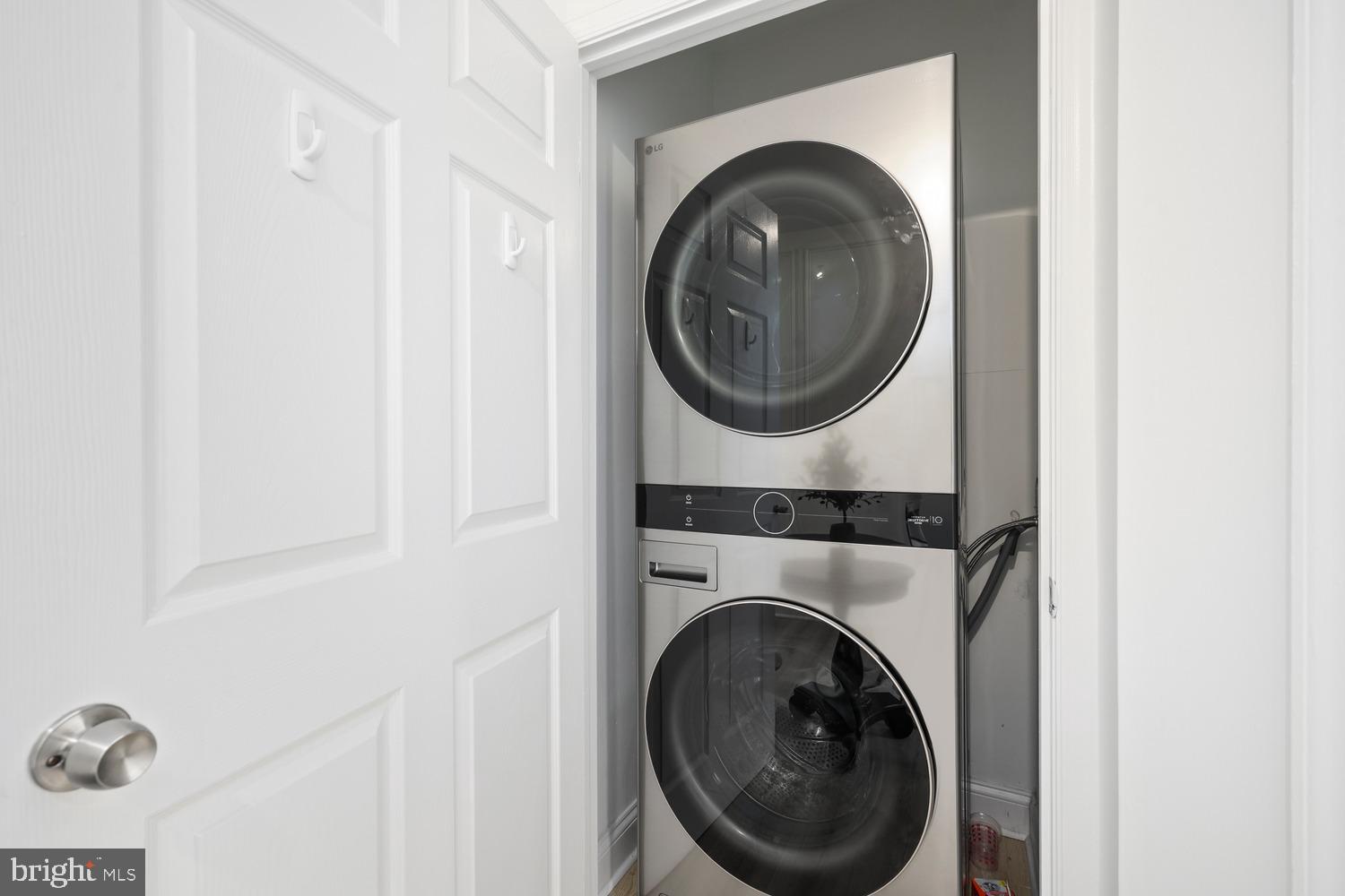 LIFESTYLE AT SULLY STATION - Residential