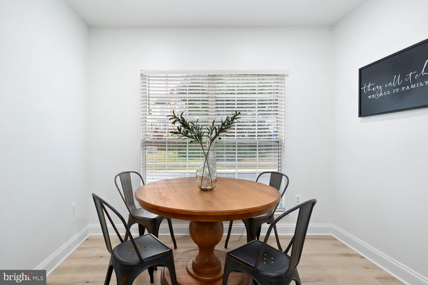 LIFESTYLE AT SULLY STATION - Residential