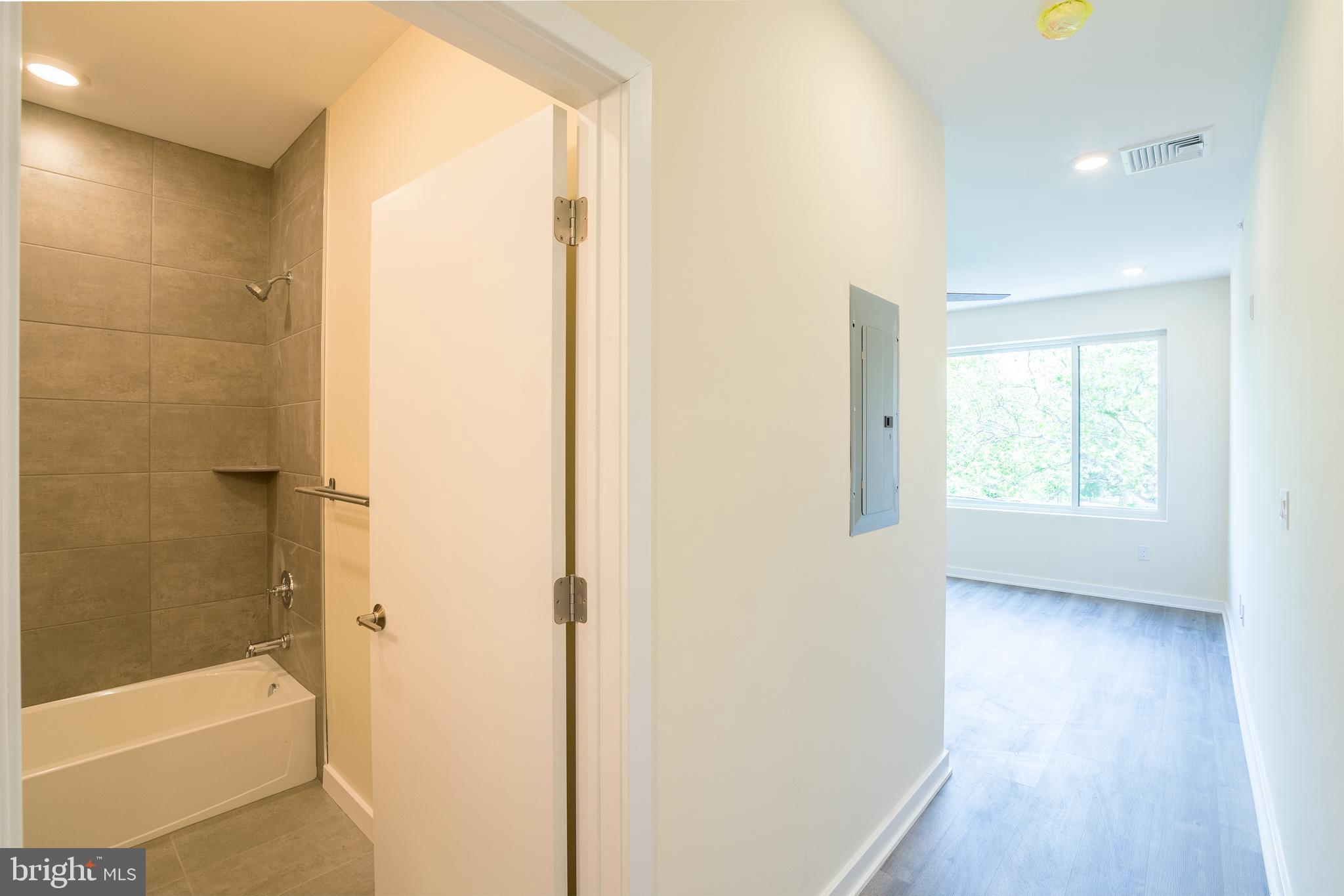 POINT BREEZE - Residential Lease