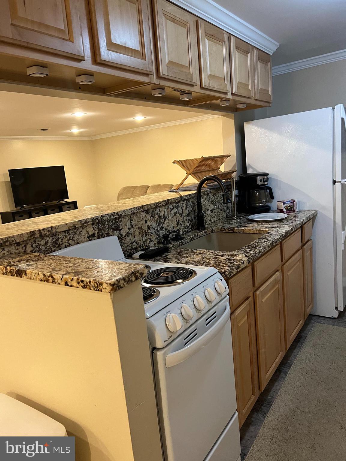 FOUR SEASONS - Residential Lease