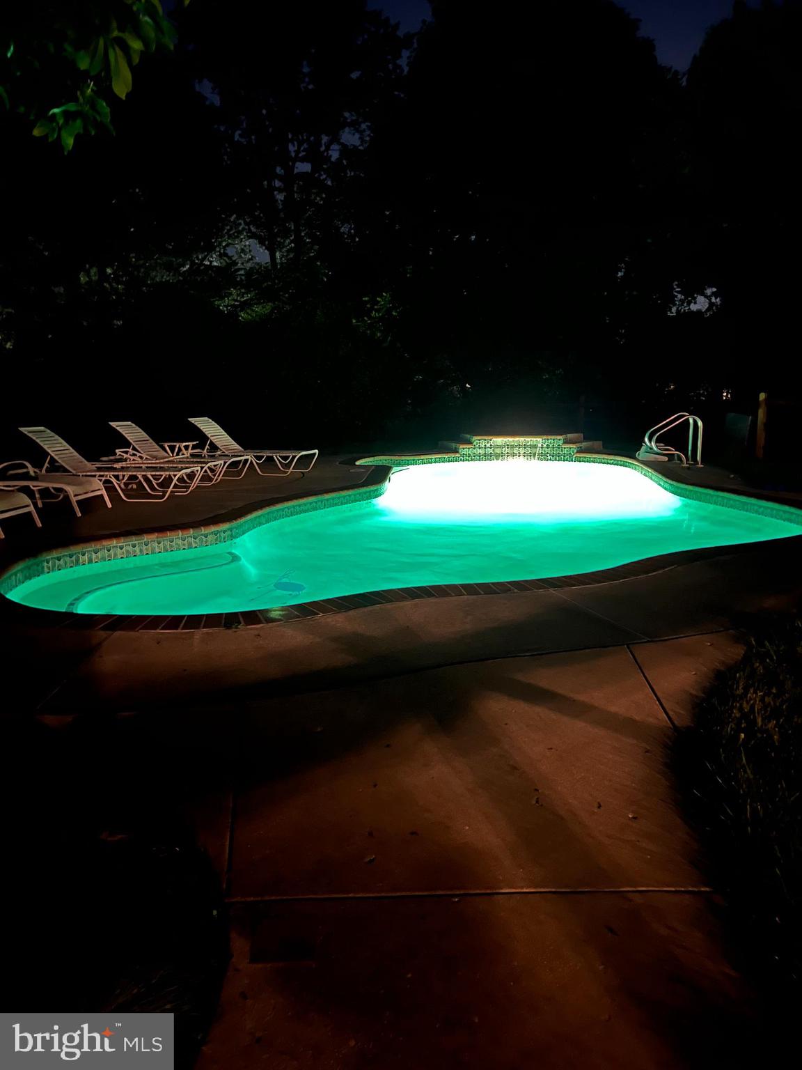 FOUR SEASONS - Residential Lease