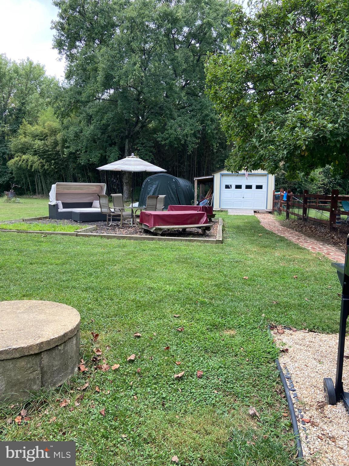 FOUR SEASONS - Residential Lease