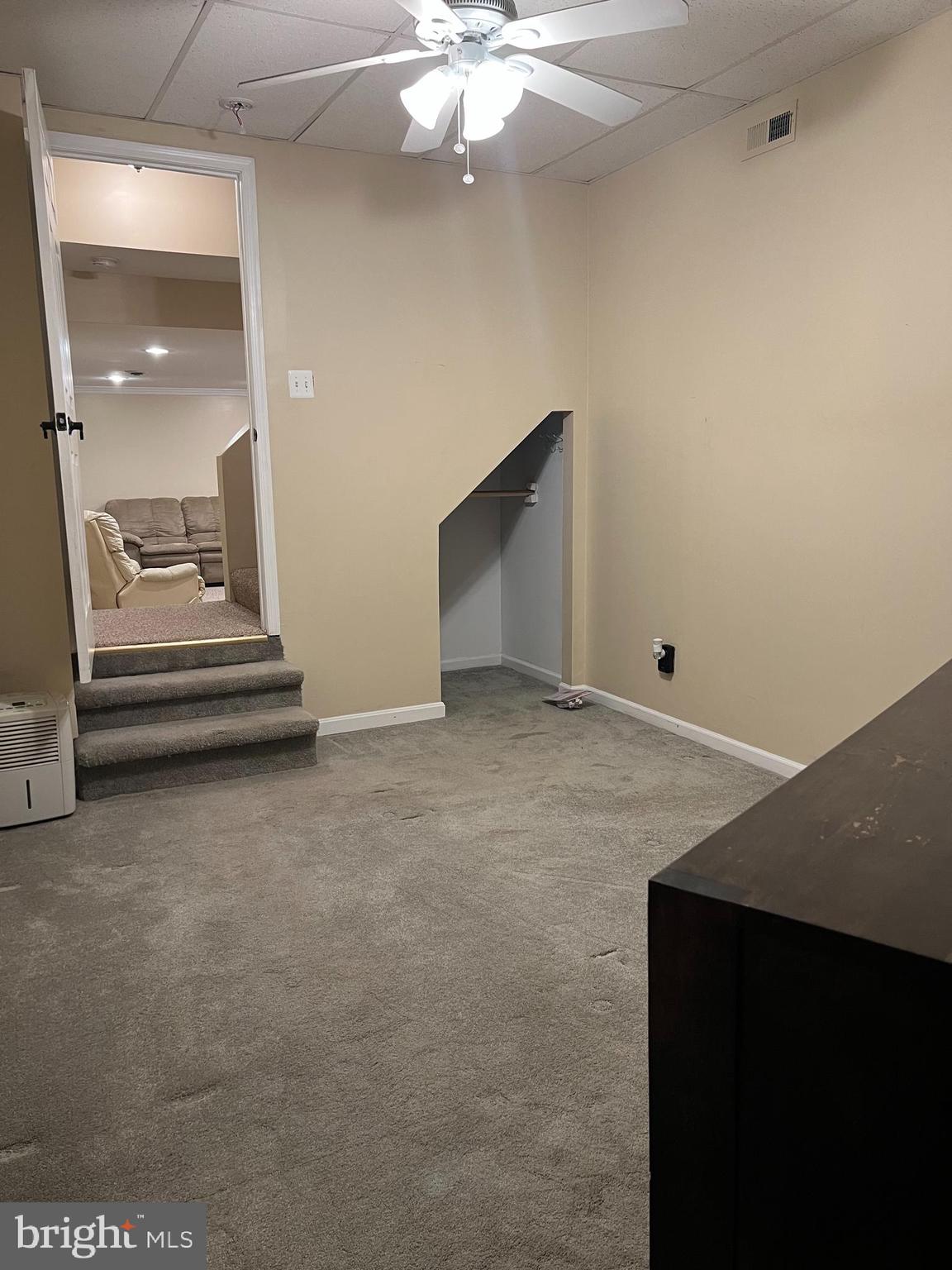 FOUR SEASONS - Residential Lease